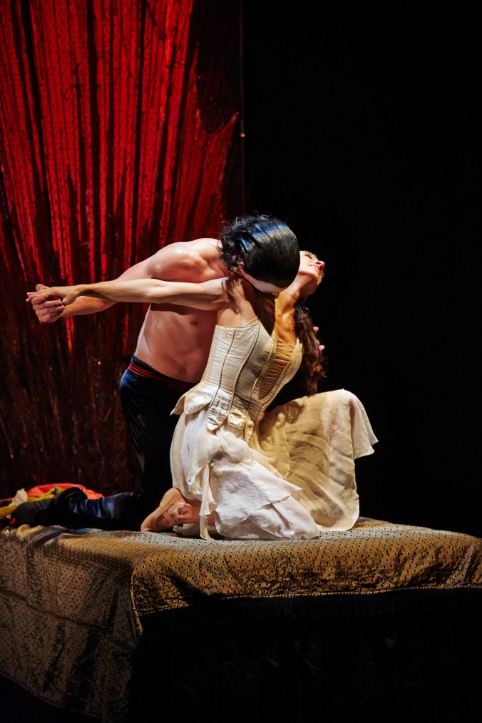 Tobias-Batley-as-Dracula-and-Martha-Leebolt-as-Mina-in-Northern-Ballets-Dracula.-Photo-Justin-Slee-4.jpg